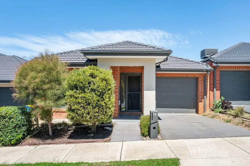 18 Masquerade Road, Berwick, VIC 3806