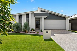 26 Maclamond Drive, Pelican Waters
