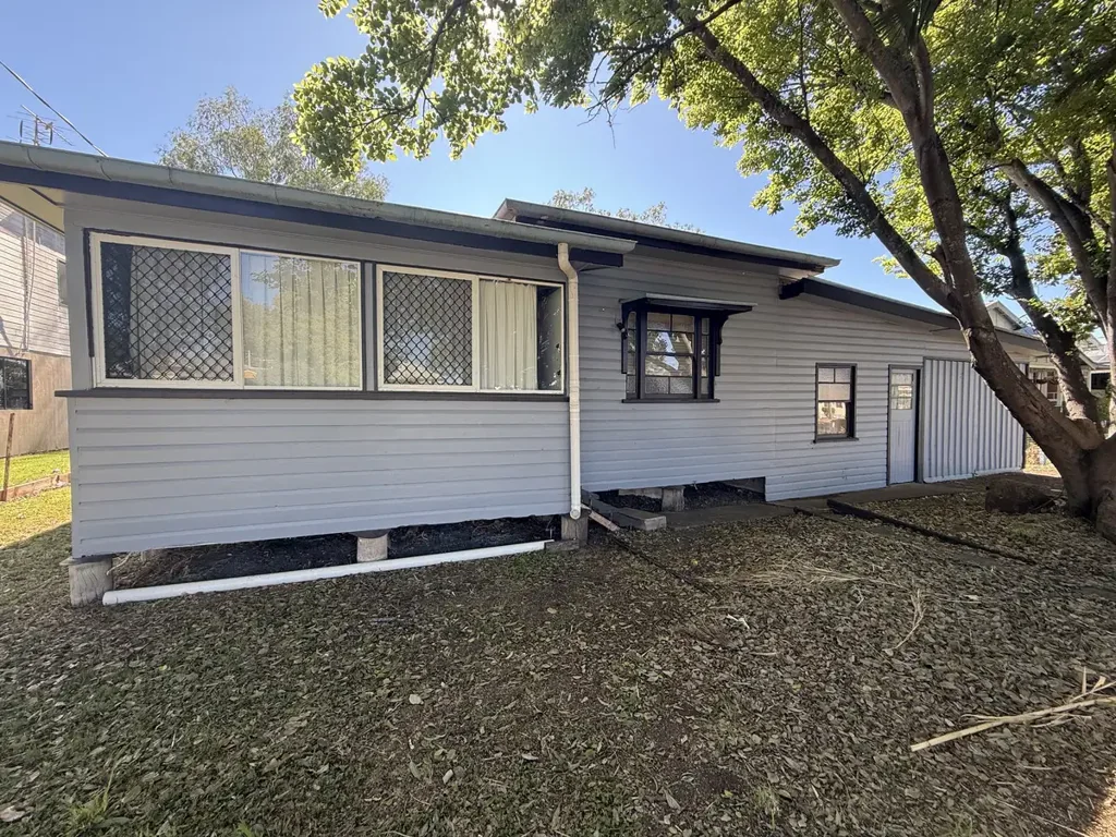 Comfortable 3-Bedroom Home in Prime Dalby Location