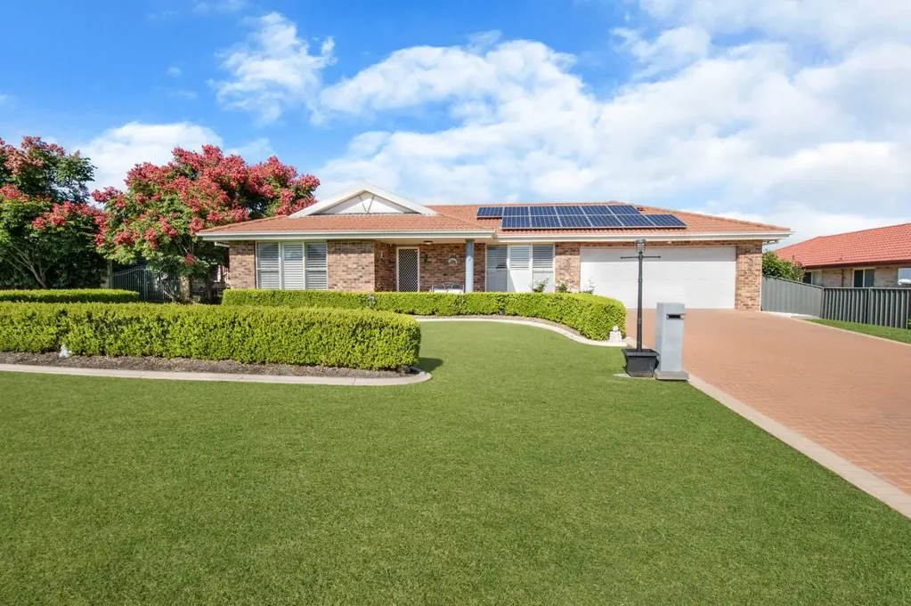 Gunnedah 5 Bedroom EXCEPTIONAL FAMILY HOME