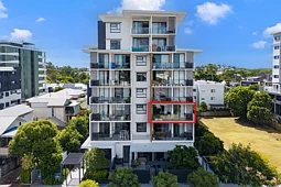 2204/77 Bride Street, Wynnum