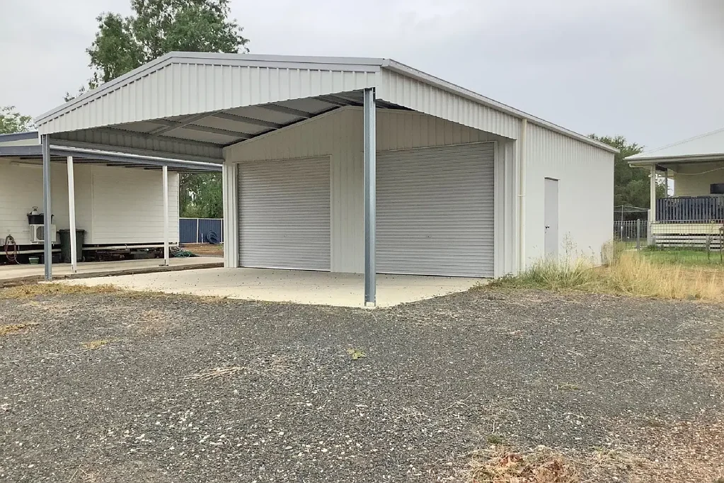 Longreach  Spacious Corner Block with Modern Shed