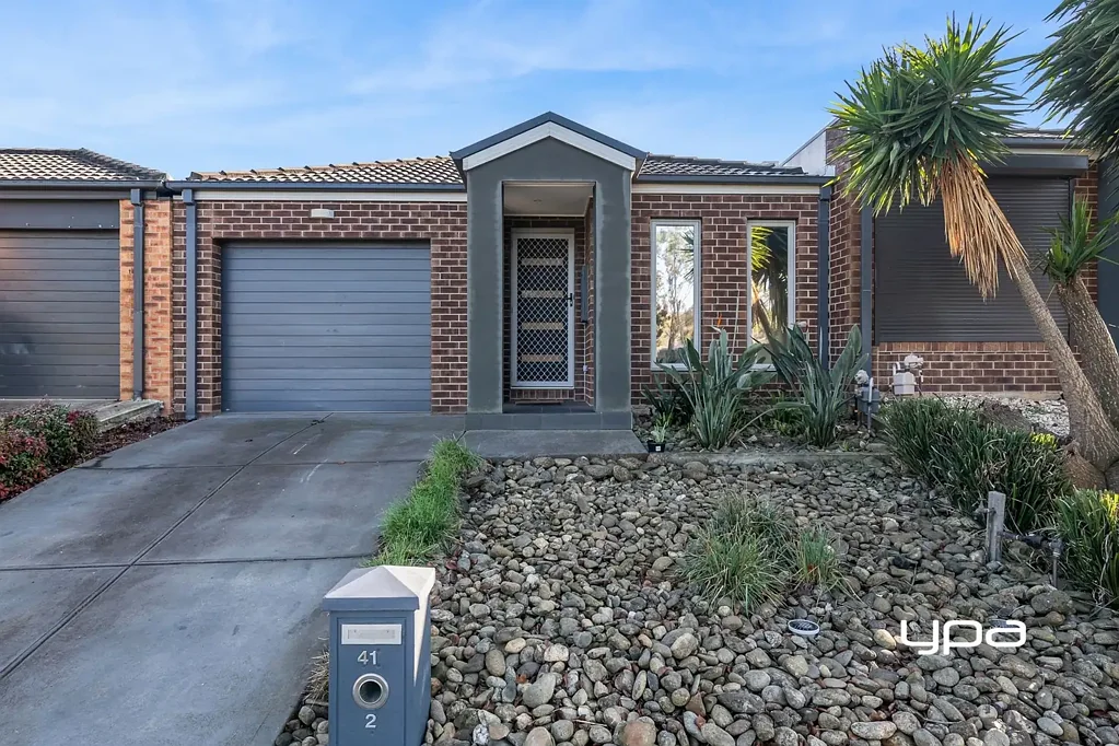 2/41 Baggygreen Street, Sunbury, VIC 3429