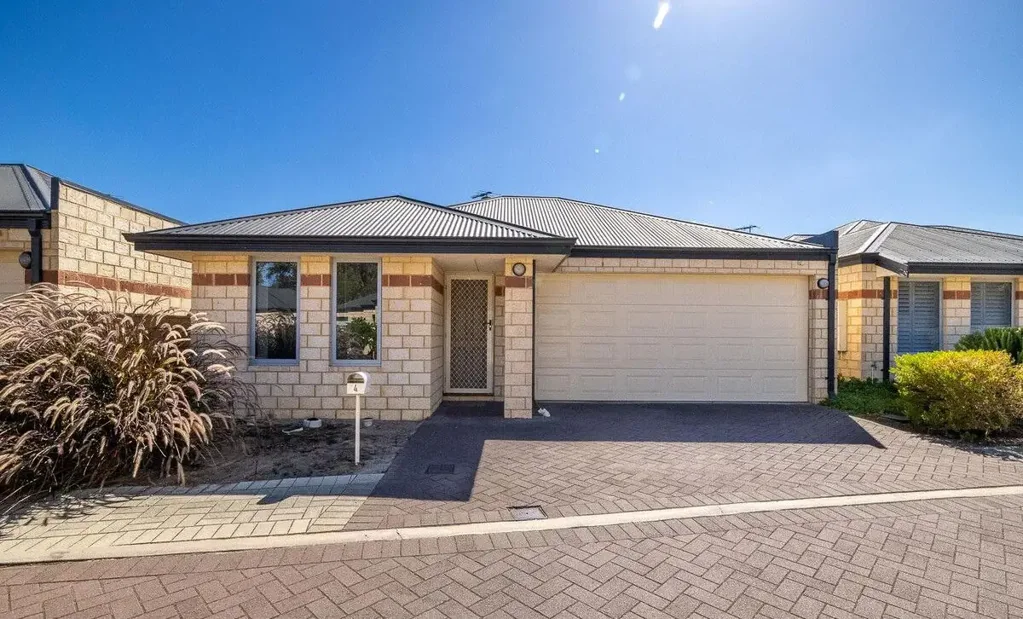 Low-Maintenance Living in a Convenient Location