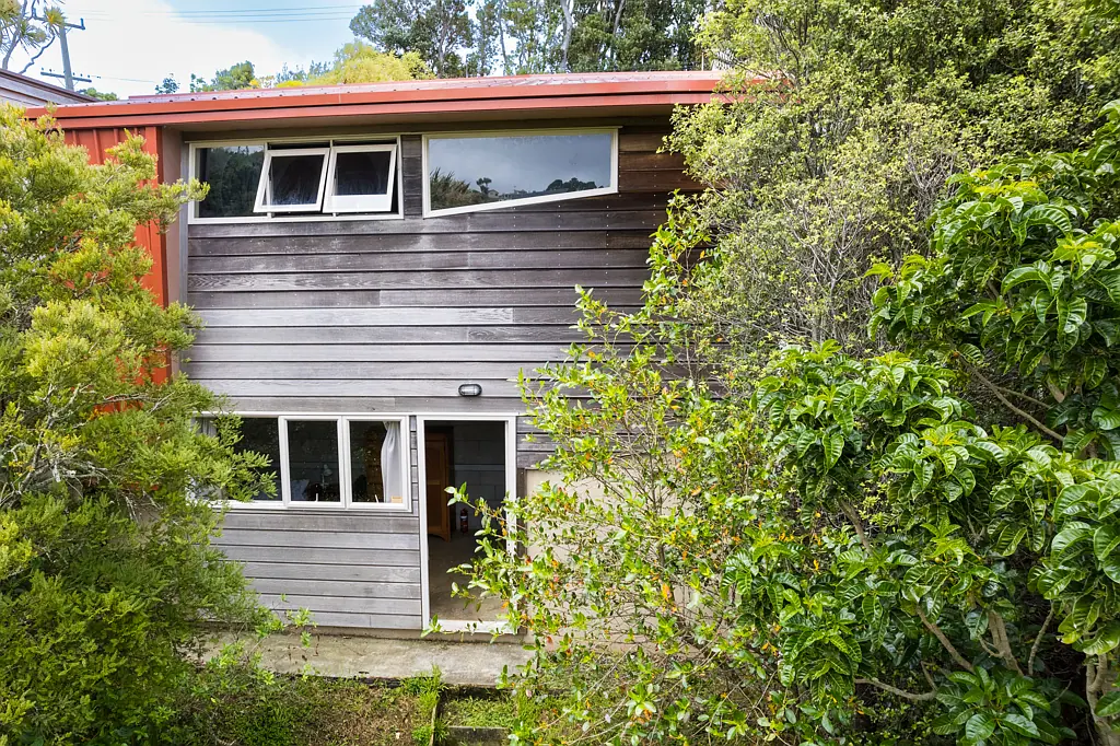 90 Pomare Road, Tirohanga, Lower Hutt, Wellington