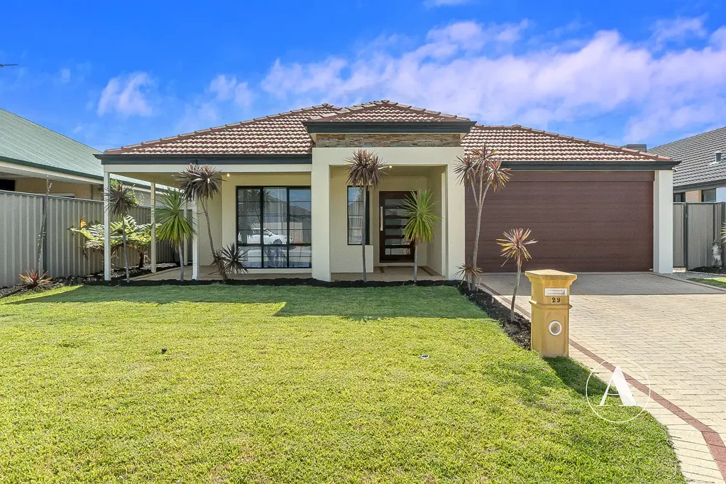 Southern River 4ห้องนอน Spacious Family Home in a Great Location - Open By Appointment!