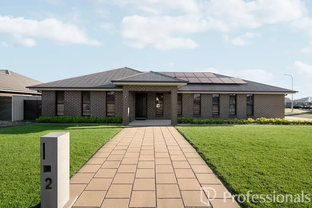 2 Saltram Circuit, Eglinton, NSW 2795