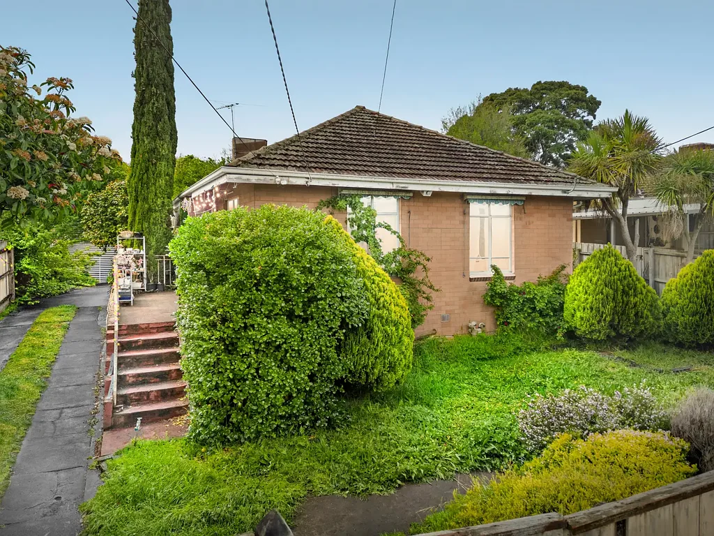 Chadstone 2 Slaapkamer Character, Comfort & Endless Potential in Prime Chadstone!