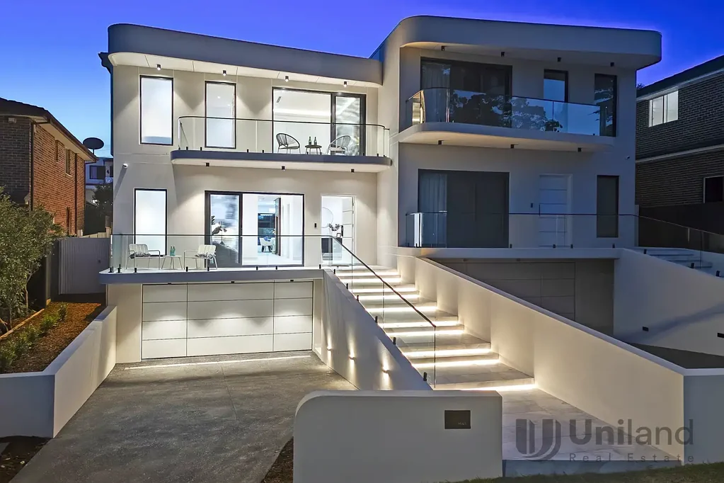 Eastwood 5कमरा Architectural brilliance with lift, pool and impressive proportions