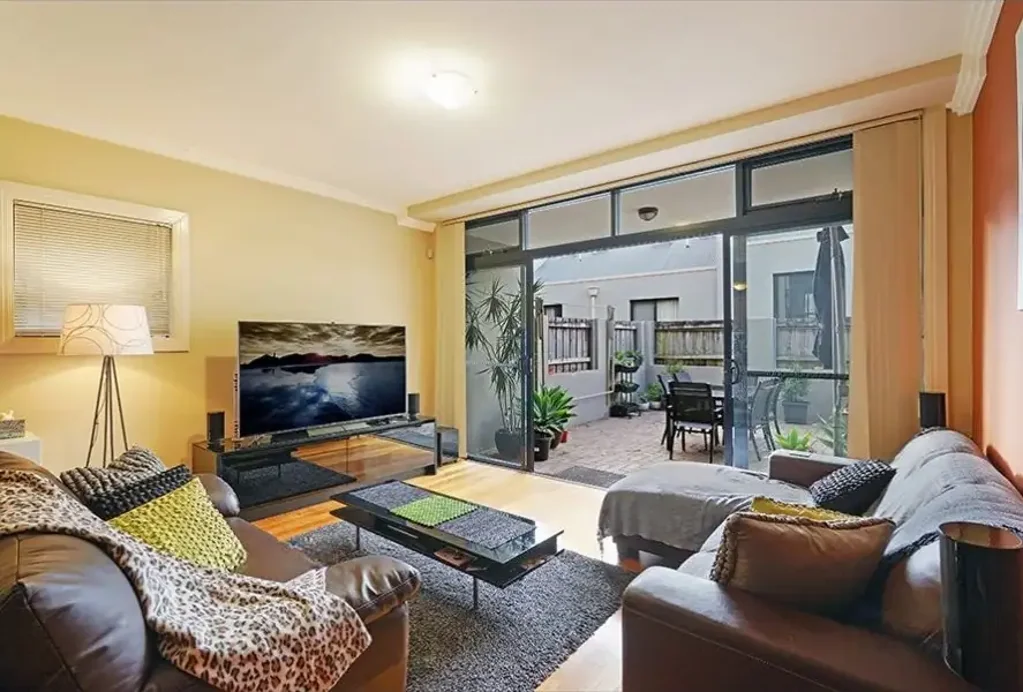 Generous 4 Bedroom Home with Courtyard &Double Garage