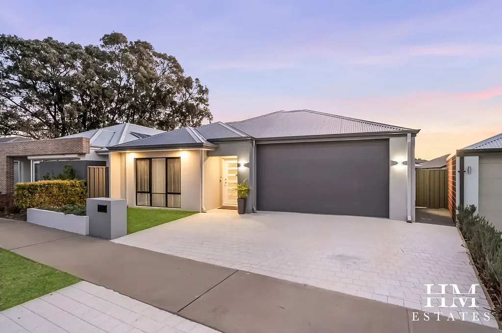 38 Serpentine Drive, South Guildford, WA 6055