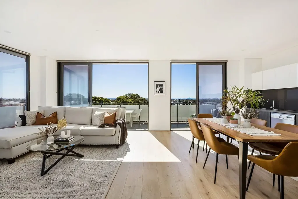 Earlwood 2Zimmer Elegant Top Floor Apartment in a Dynamic Locale