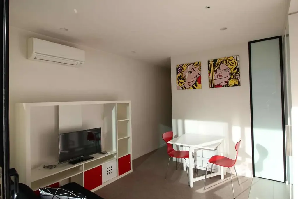 FULLY FURNISHED One-bedroom apartment
