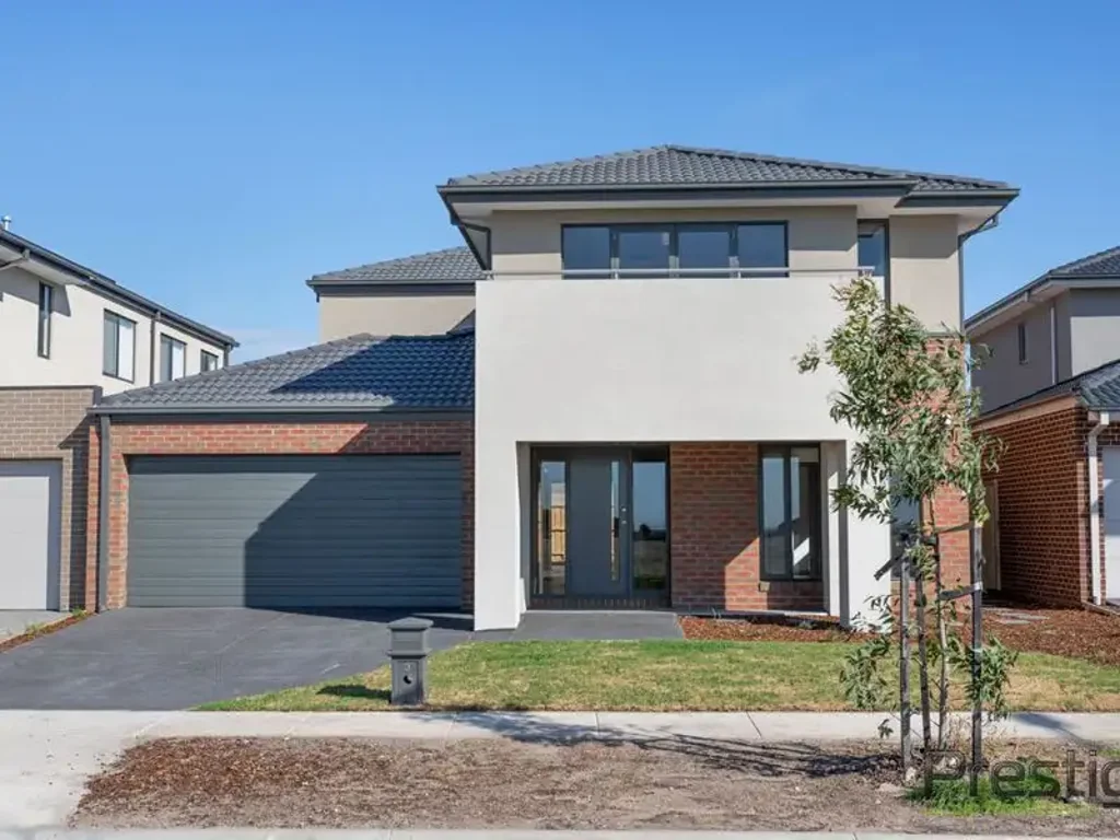 This 5 bedroom Property with City Views is sure to impress