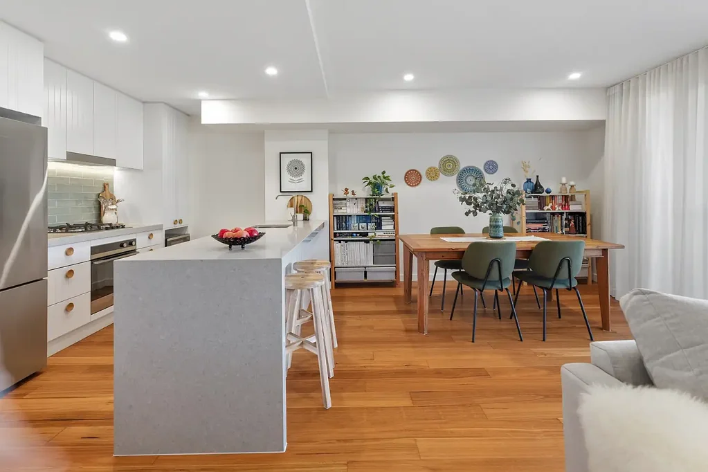 Newcastle West 2कमरा Put simply, flawless presentation, expansive views, city & beaches by foot