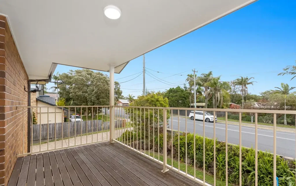 Beautiful 3 bedroom townhouse close to town