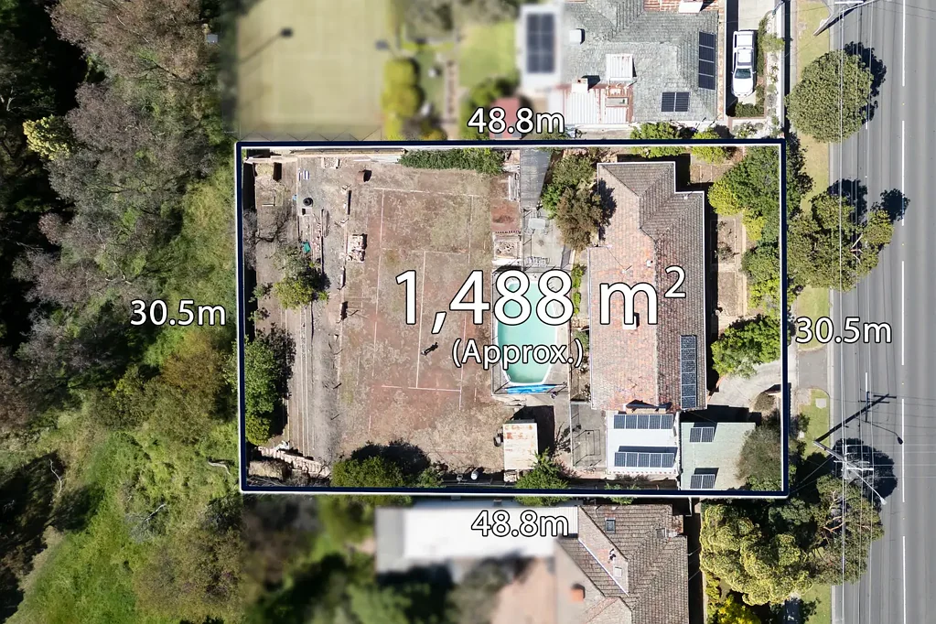 Essendon 3房 优地理位置 全景视野 毗邻自然保护区 连通性极佳 开发潜力 Significant Essendon Landholding with Dual Opportunity - 1483m2 or 1934m2 available