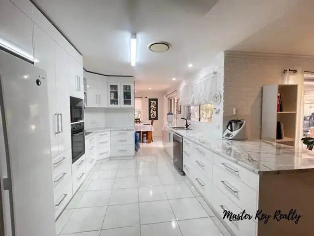 Wondai Live, Invest, and Thrive: 4-Bedroom Home on 4.4 Acres with DA Approval