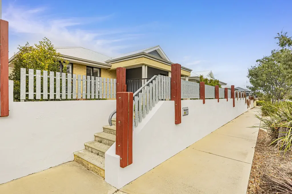 Alkimos 4Moenga Everyday Convenience in Shorehaven