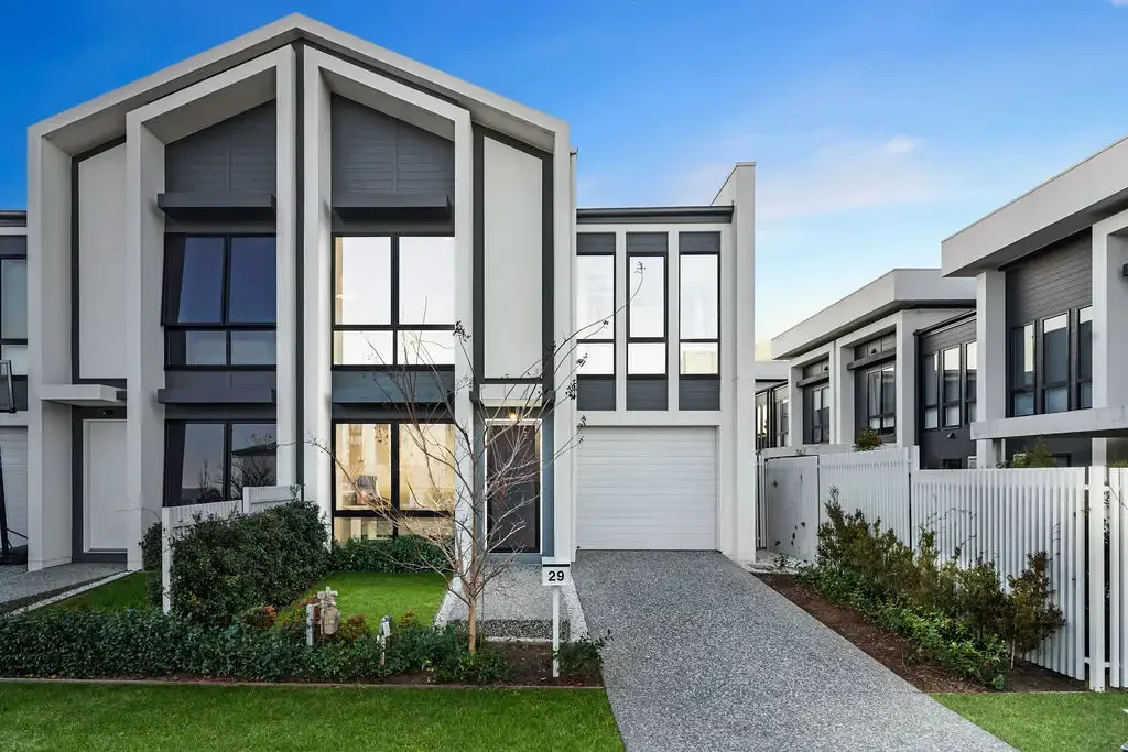 Mount Annan 4Habitaciones Architectural Elegance, Reserve Outlooks & Unmatched Convenience