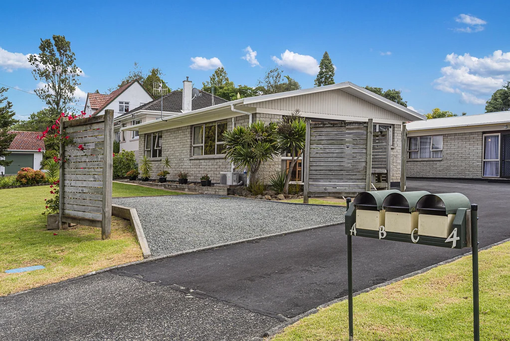 Whau Valley 2ห้องนอน Easy living, great location & room for the camper!