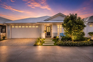 Beachmere 3Moenga Elegant Hamptons-Style Home in Exclusive Over-50s Resort