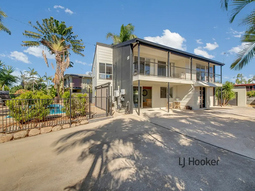 Boyne Island 6房  DISCOVER YOUR DREAM FAMILY HOME ON THE BOYNE ISLAND RIVER