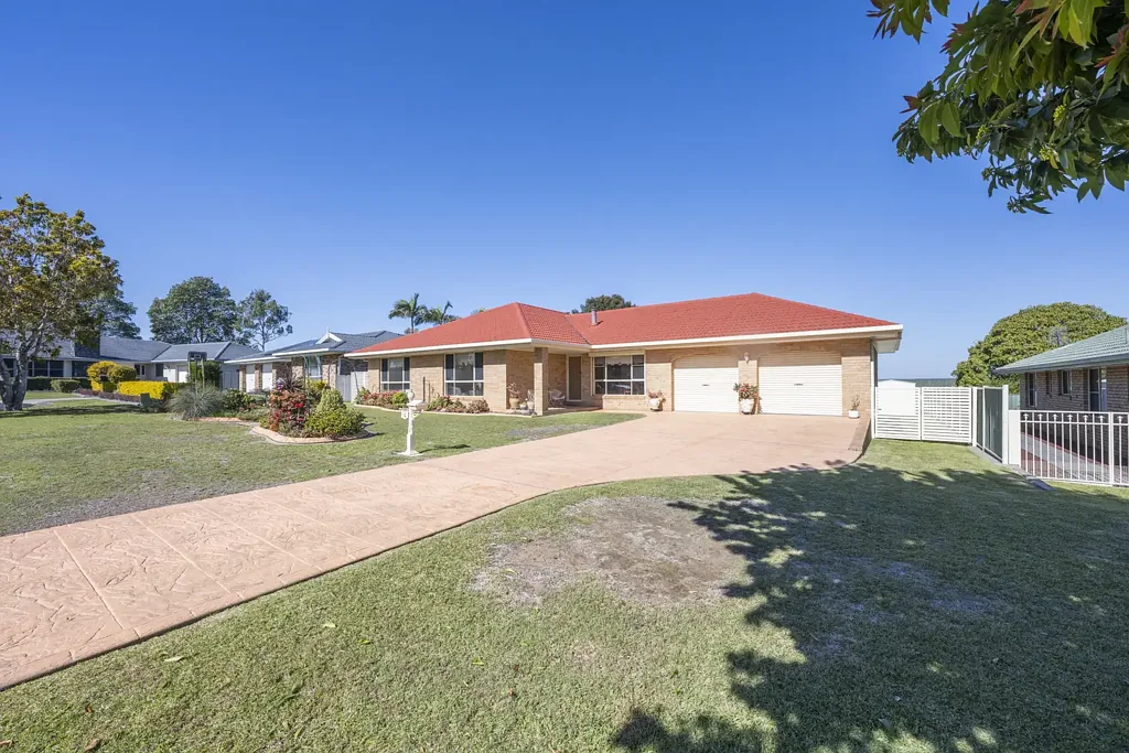 Junction Hill 4房  IMMACULATE LIVING IN A TIGHTLY HELD CUL-DE-SAC