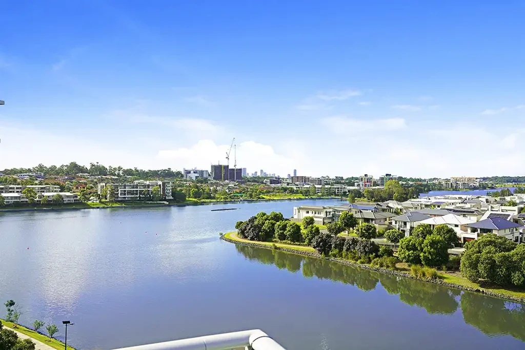 Varsity Lakes 3chambre PENTHOUSE WITH 270 DEGREE LAKE AND SKYLINE VIEWS