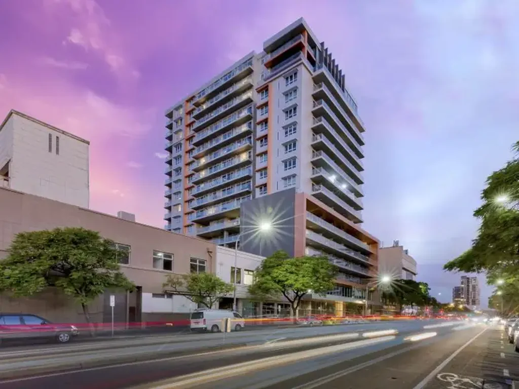 3 BEDROOM 2 BATHROOM 1 CARPARK - CBD APARTMENT FOR RENT