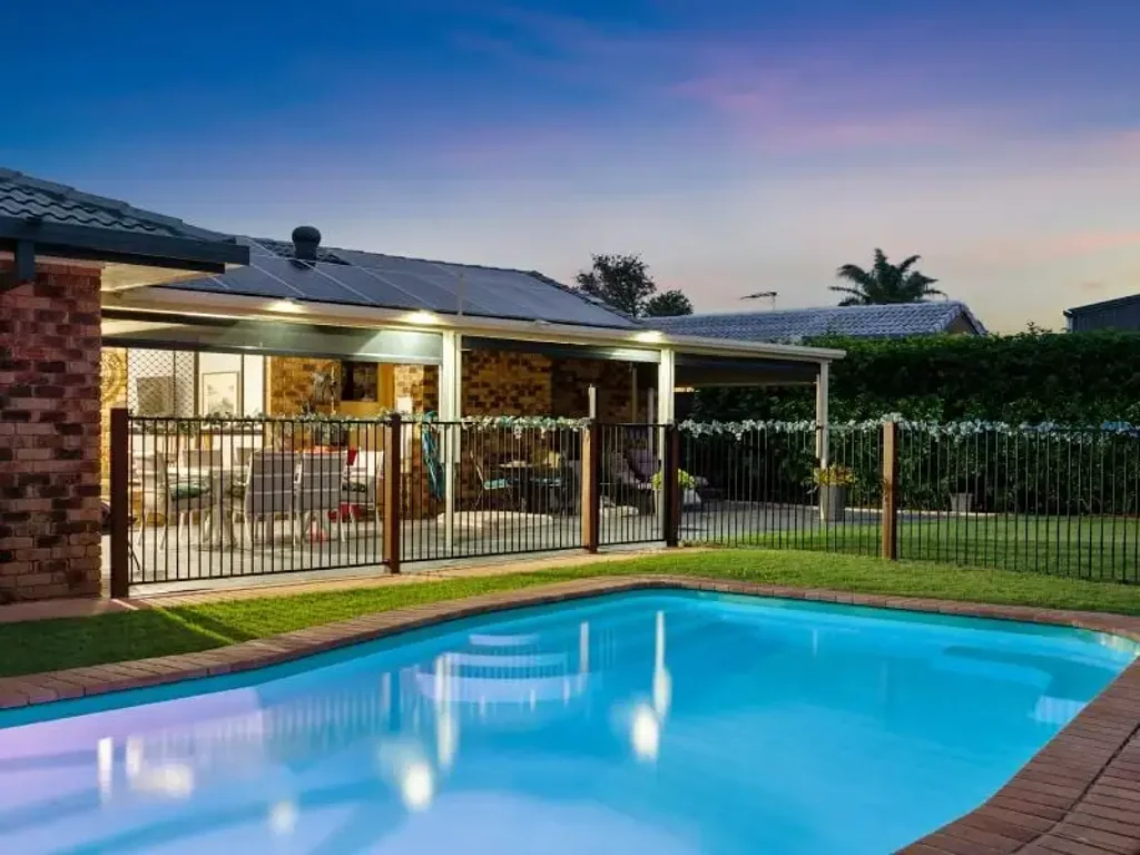 Banksia Beach 3部屋 Extra-ordinary location and Great Value!!!