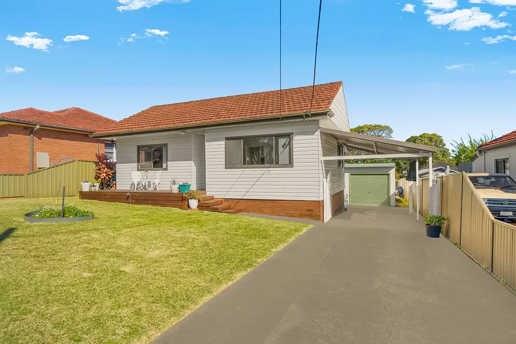 Chester Hill 4બેડરૂમ Location, Lifestyle & Versatility – All in One!
Positioned in the Sefton Selective High School Zone!