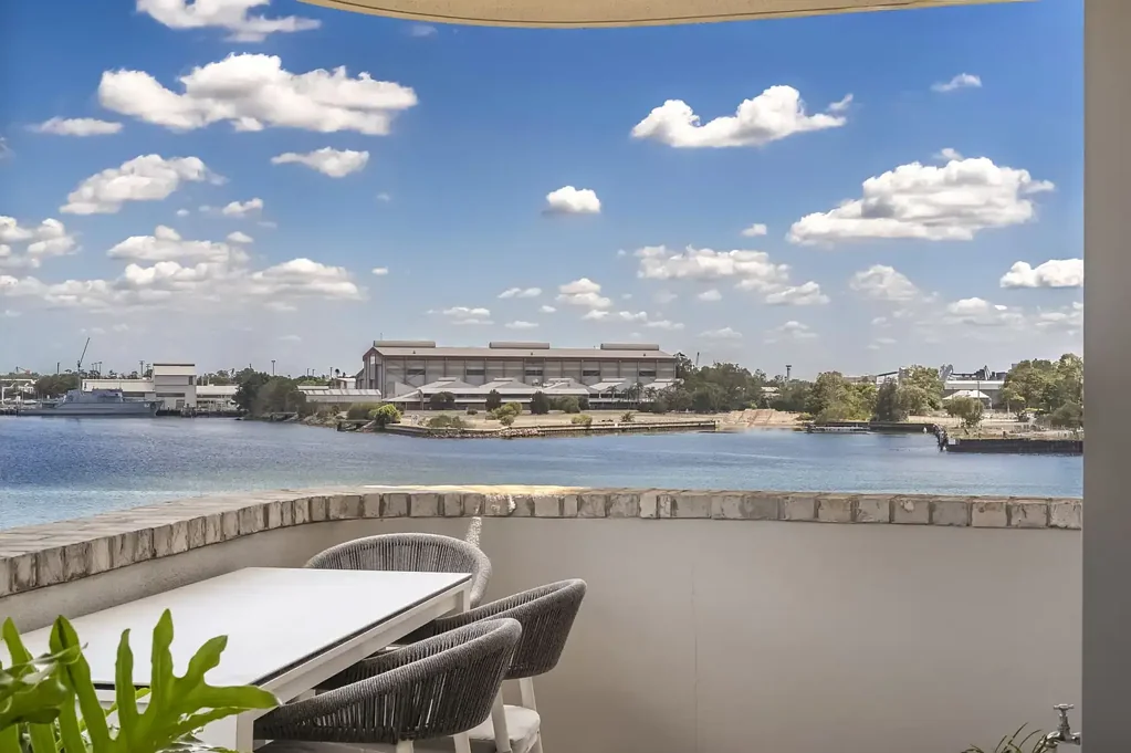 214/35 Honeysuckle Drive, Newcastle, NSW 2300