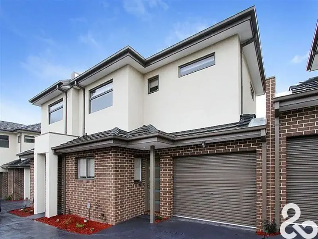 PERFECT TOWNHOUSE