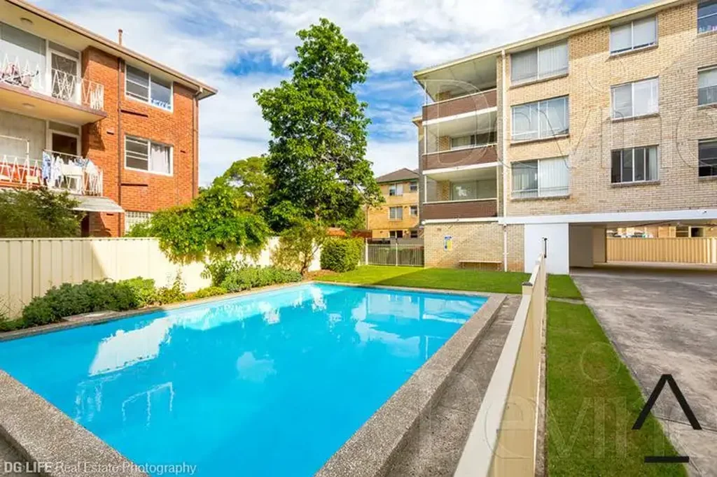 Spacious Unit With Brand New Kitchen In Convenient Location