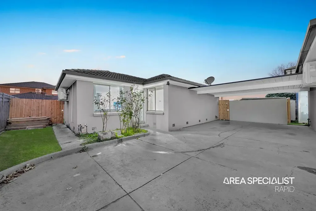 Dandenong 2ਬੈੱਡਰੂਮ Cozy & Convenient: Family Unit for City Living!