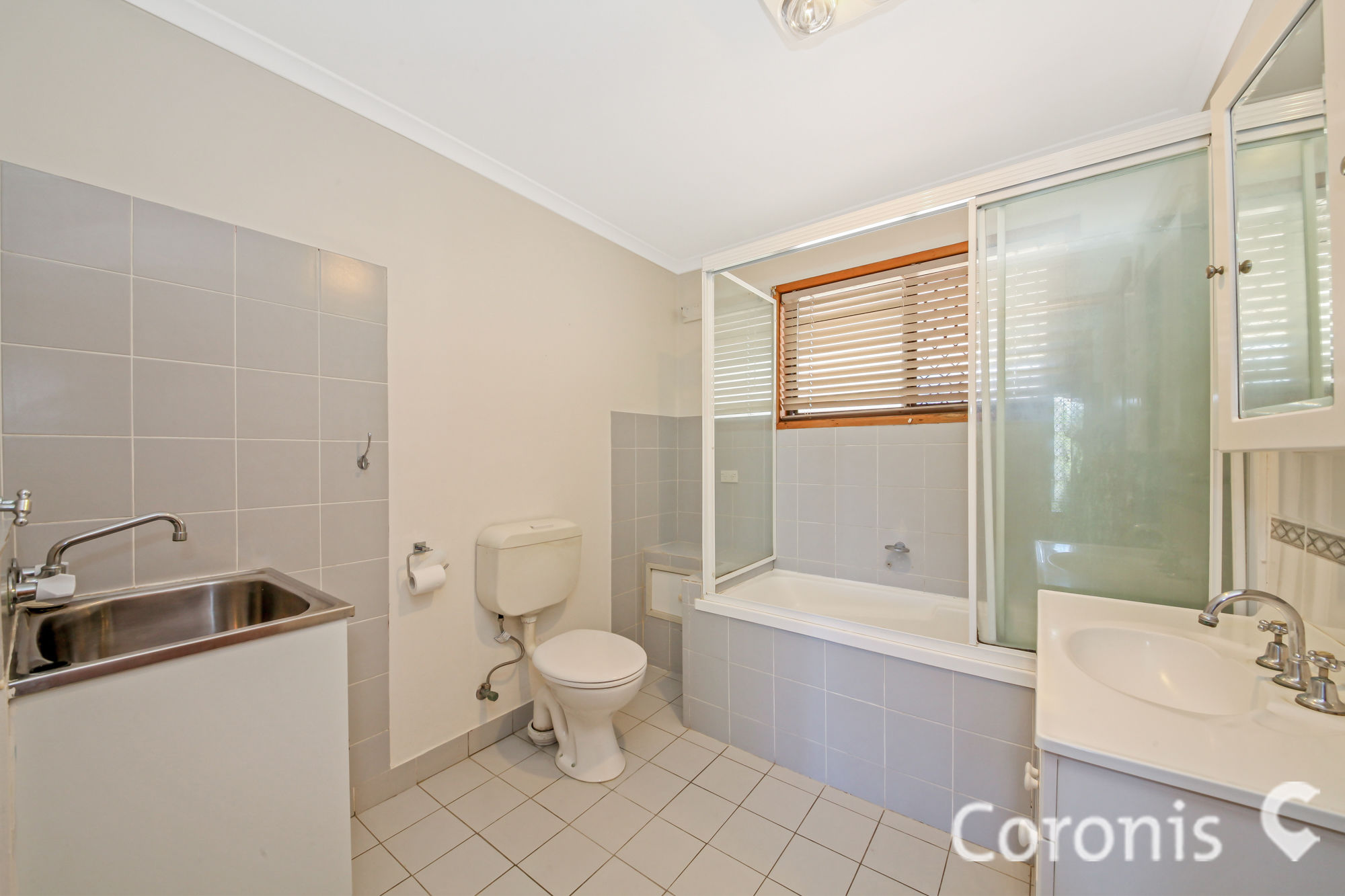 WHITECLIFFE UNIT 19 155 JOHN PAUL DR, SPRINGWOOD QLD 4127, 0房, 0浴, Townhouse