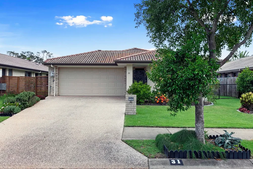 Urraween 3침실 Peaceful, Family Friendly Living - Close to Everything!