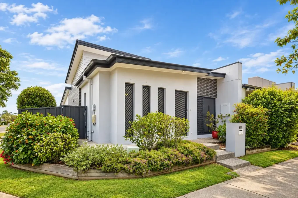 Fitzgibbon 3房 永久产权的奢华、丛林景观与轻松的低层生活 Freehold Luxury, Bushland Outlook & Effortless Lowset Living