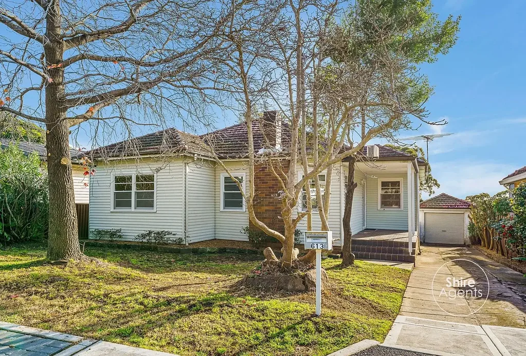 Family home in convenient location!