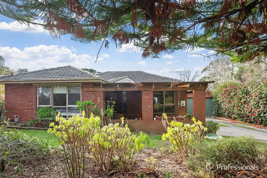76 Braeside Drive, Launching Place, VIC 3139