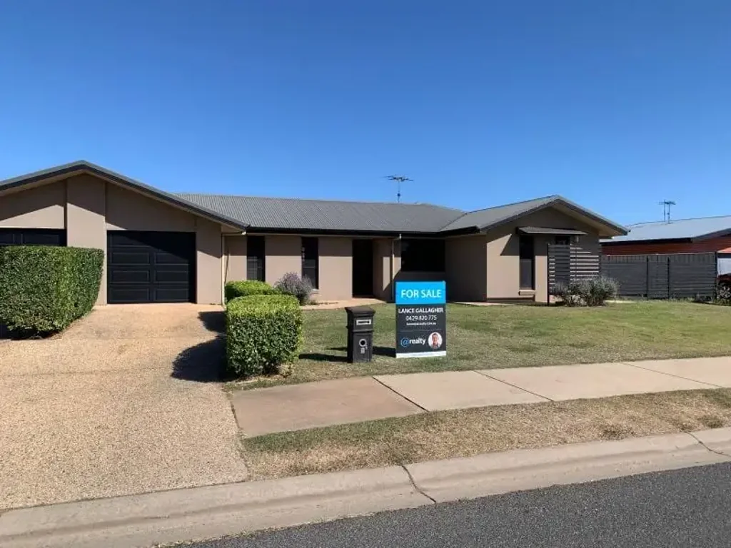 2/5 Brokenwood Street, Emerald, QLD 4720