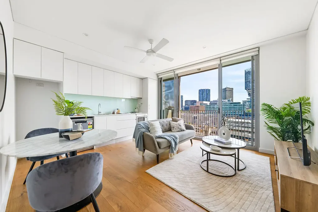 Surry Hills 1 Slaapkamer PERFECTLY POSITIONED ONE-BEDROOM APARTMENT WITH CBD VIEWS