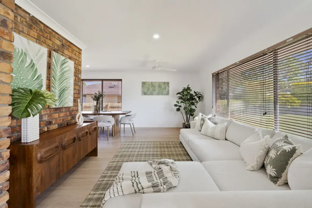 Banora Point 5Kwarto Large family home with studio space downstairs!