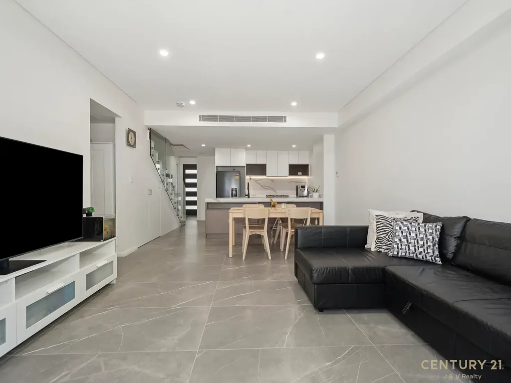 Asquith 4 Bedroom Spacious Townhouse