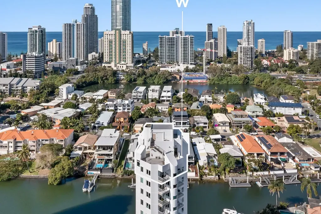 Surfers Paradise 4Kwarto OWNER INSTRUCTS SALE OF HIS PENTHOUSE