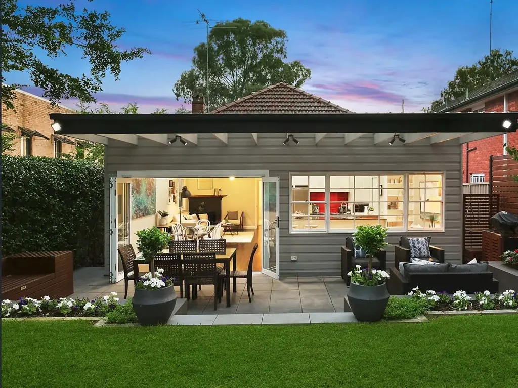 Low-upkeep freestanding family house / 3 bedrooms