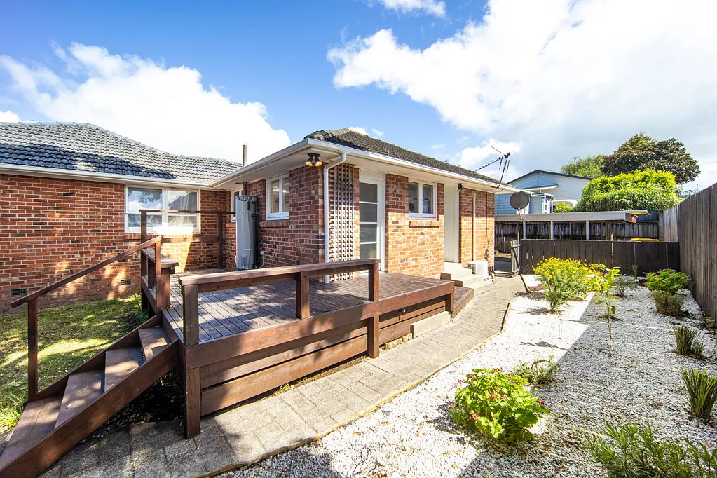 Onehunga 2Zimmer $600/weekly rent for one year! Investors wanted!