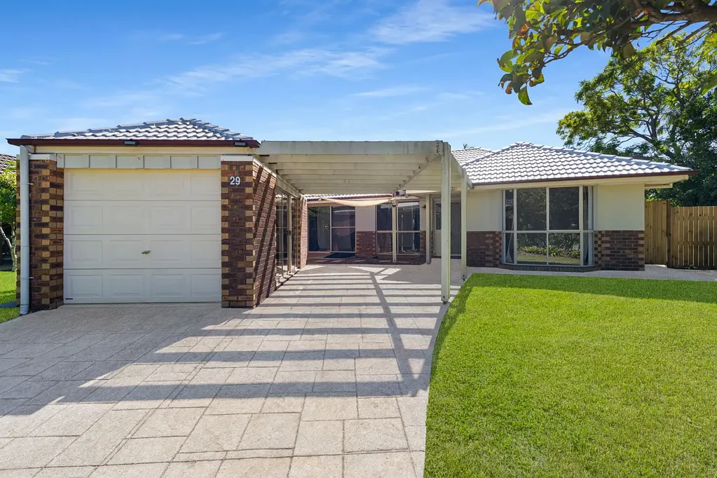 Peaceful Family Living in a Private Gated Estate!