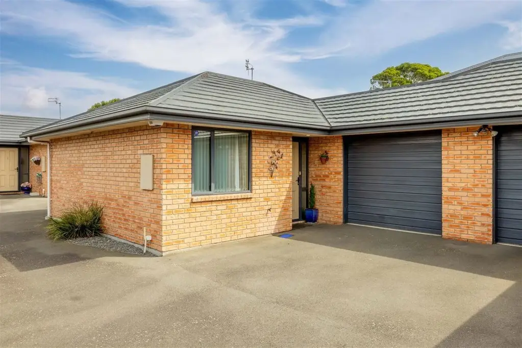 Immaculate over 60's Two Bedroom Unit